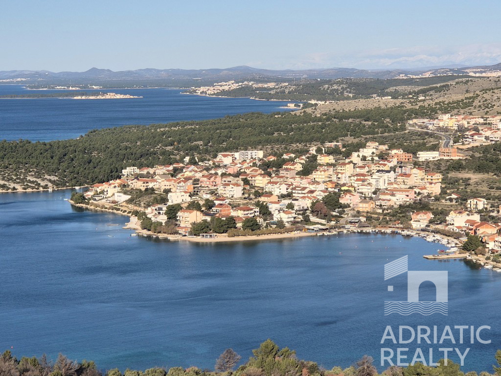 Grebaštica, appartamento moderno arredato con vista mare, a soli 300 m dalla spiaggia!