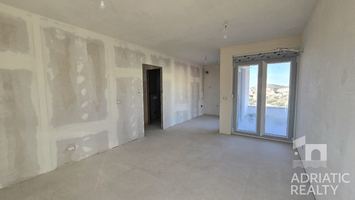 Grebaštica, appartamento moderno arredato con vista mare, a soli 300 m dalla spiaggia!