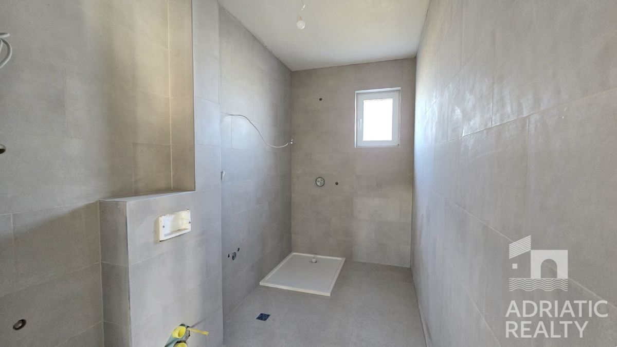 Grebaštica, appartamento moderno arredato con vista mare, a soli 300 m dalla spiaggia!