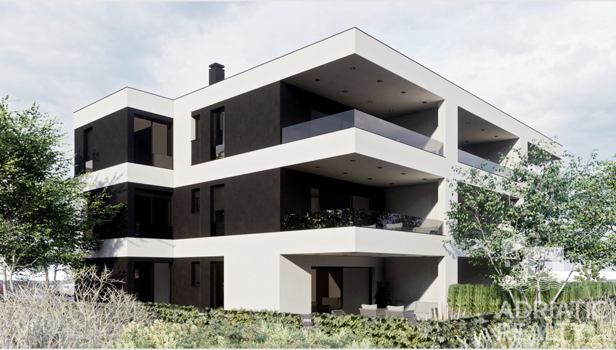 Srima, appartamento trilocale con ampio terrazzo e giardino di 196,80 m2