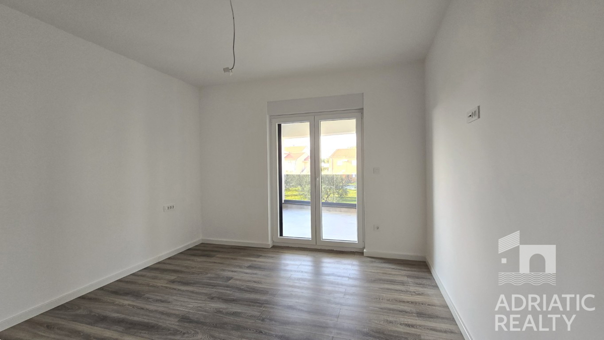 Vodice, moderno bilocale in posizione tranquilla