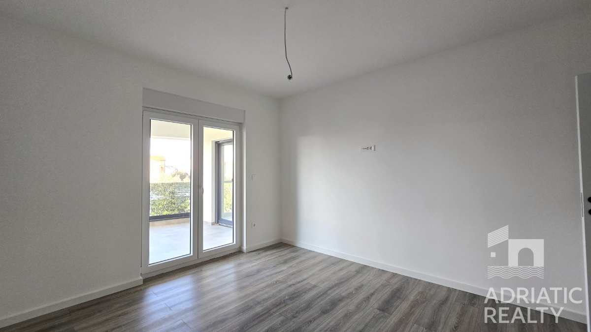 Vodice, moderno bilocale in posizione tranquilla