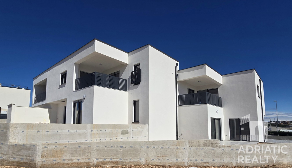 Vodice, appartamento trilocale al primo piano di nuova costruzione