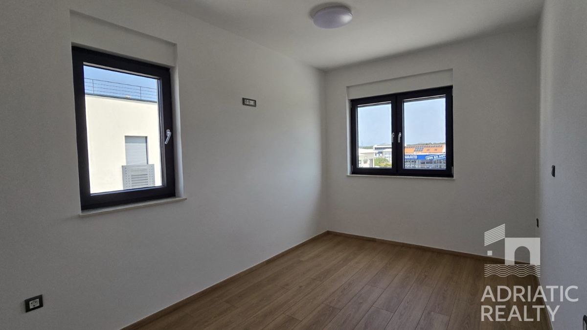 Vodice, appartamento trilocale al primo piano di nuova costruzione