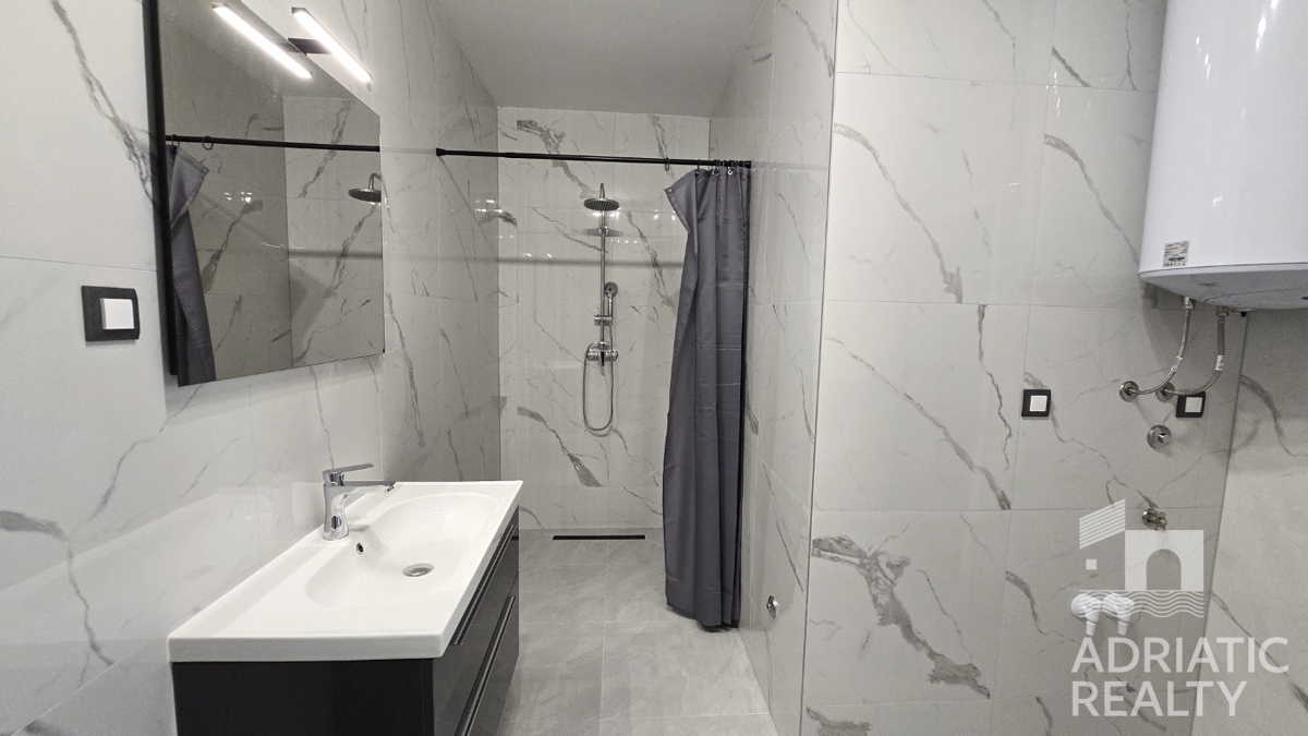 Vodice, appartamento trilocale al primo piano di nuova costruzione