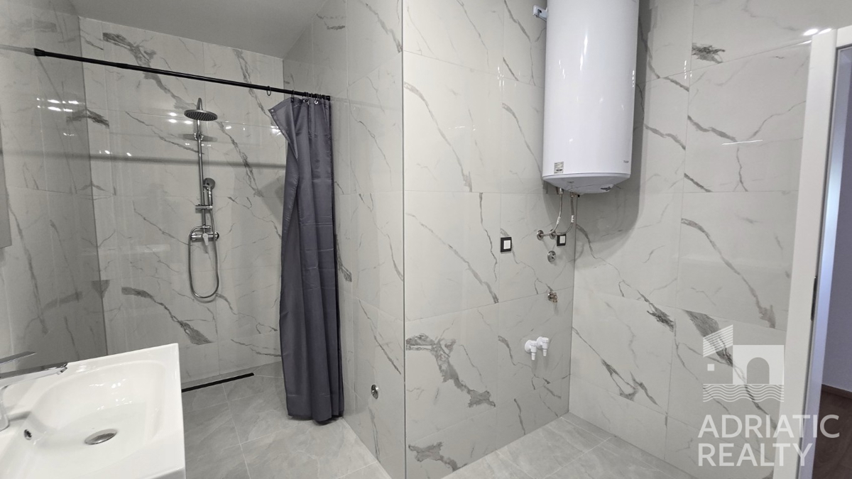 Vodice, appartamento trilocale al primo piano di nuova costruzione