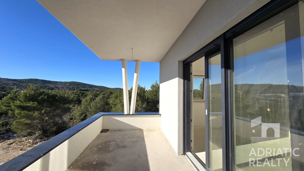 Vodice, moderno duplex apartman s pogledom na more, 110,31 m2