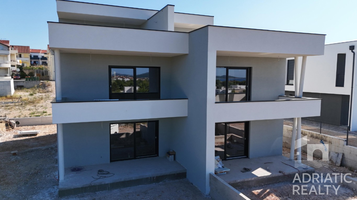Vodice, moderno duplex apartman s pogledom na more, 110,31 m2
