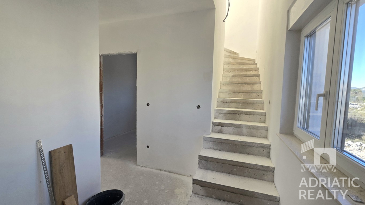 Vodice, moderno duplex apartman s pogledom na more, 110,31 m2