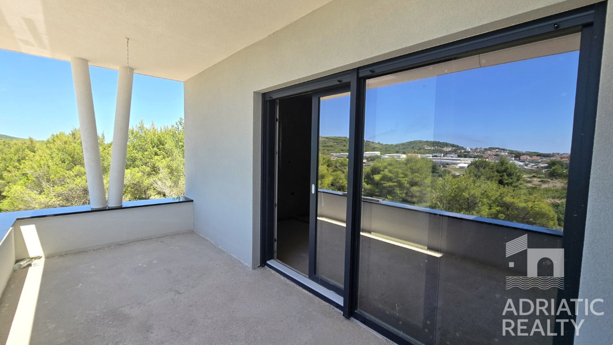 Vodice, moderno duplex apartman s pogledom na more, 110,31 m2