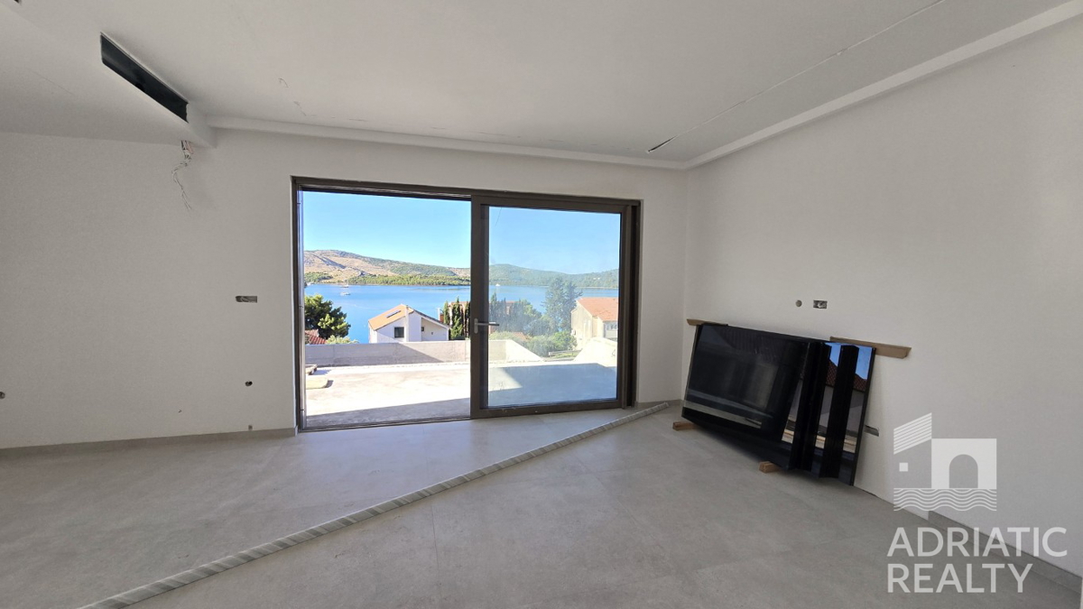 Žaborić, villa esclusiva con vista panoramica e piscina, a 150 m dalla spiaggia