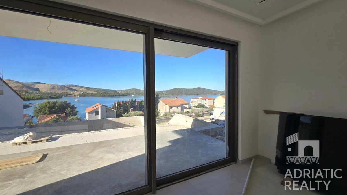 Žaborić, villa esclusiva con vista panoramica e piscina, a 150 m dalla spiaggia