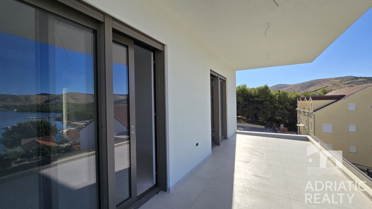 Žaborić, villa esclusiva con vista panoramica e piscina, a 150 m dalla spiaggia