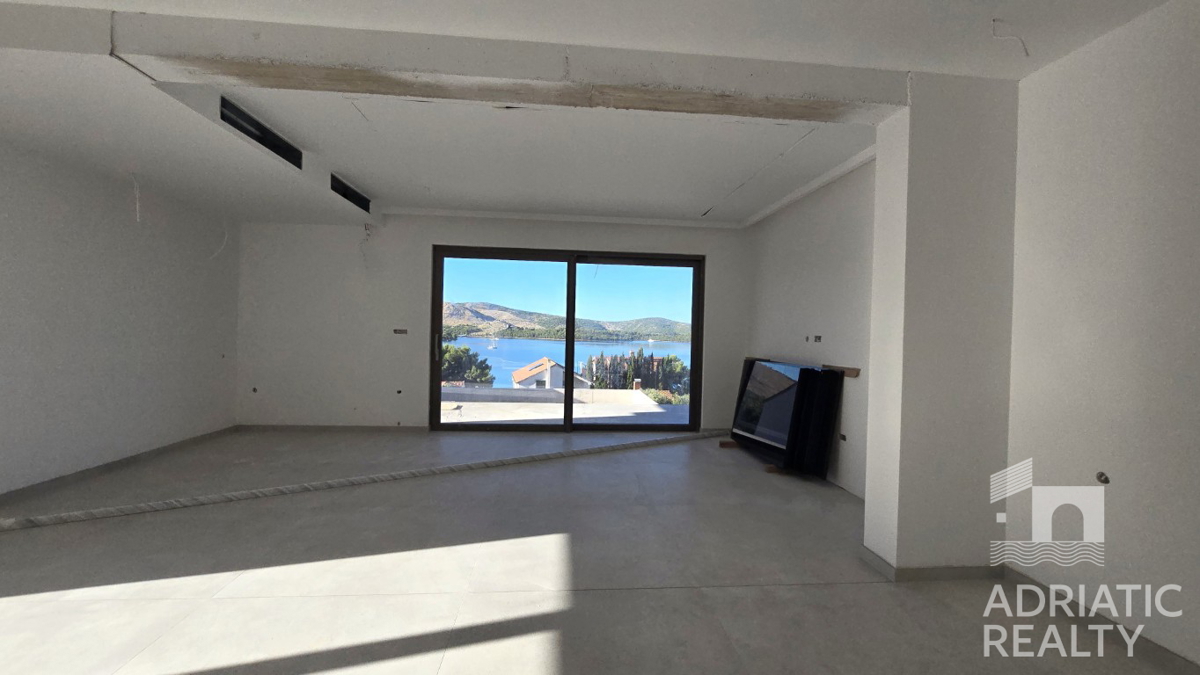 Žaborić, villa esclusiva con vista panoramica e piscina, a 150 m dalla spiaggia