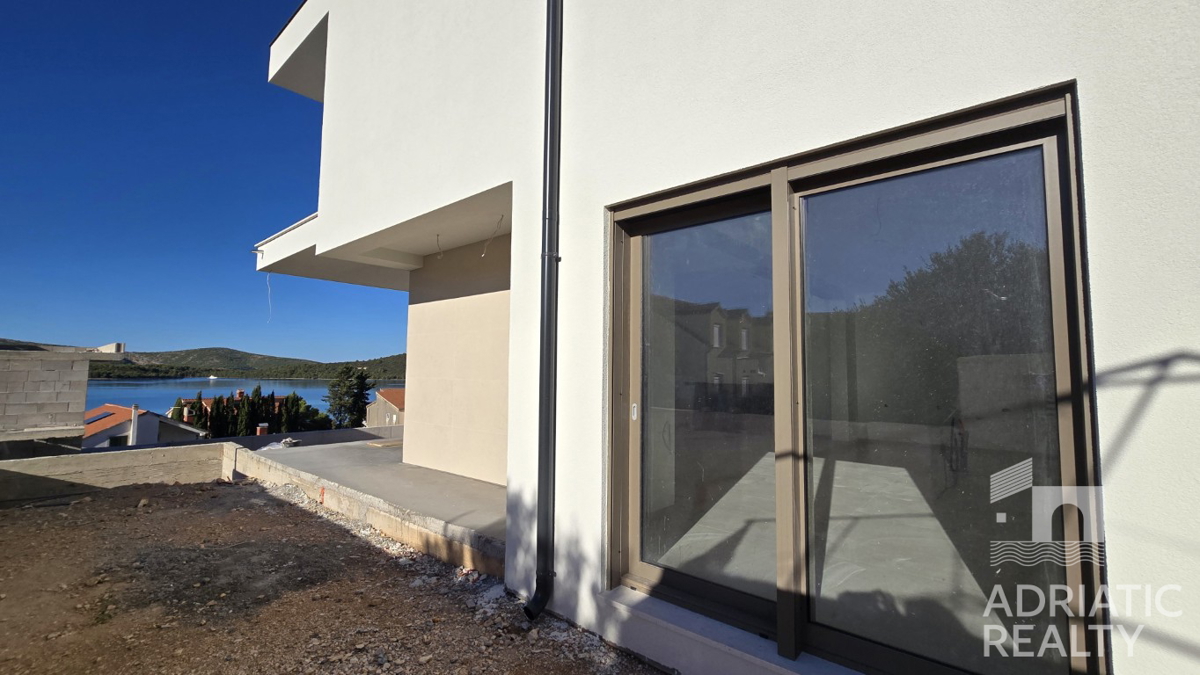 Žaborić, villa esclusiva con vista panoramica e piscina, a 150 m dalla spiaggia