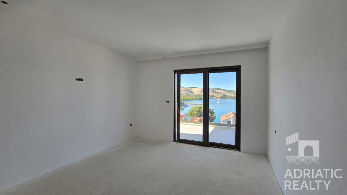 Žaborić, villa esclusiva con vista panoramica e piscina, a 150 m dalla spiaggia