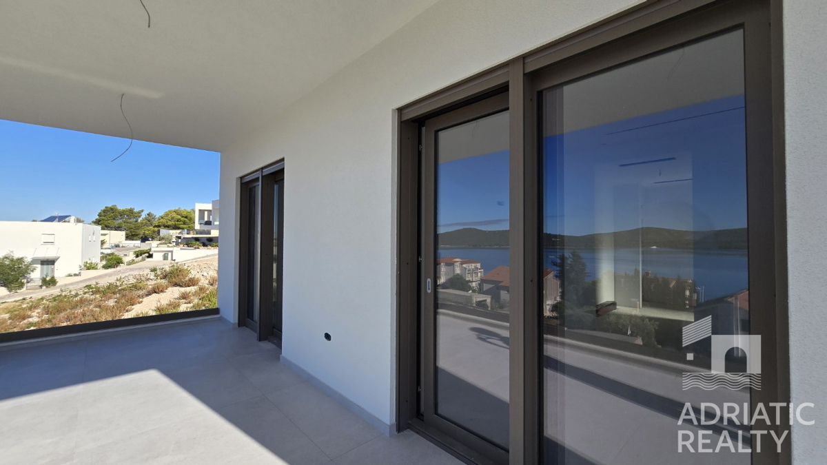 Žaborić, villa esclusiva con vista panoramica e piscina, a 150 m dalla spiaggia