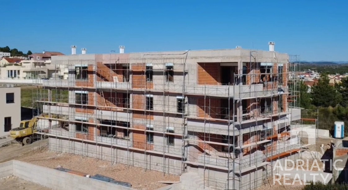 Vodice, spazioso appartamento trilocale (120,89 m2) con vista panoramica sul mare