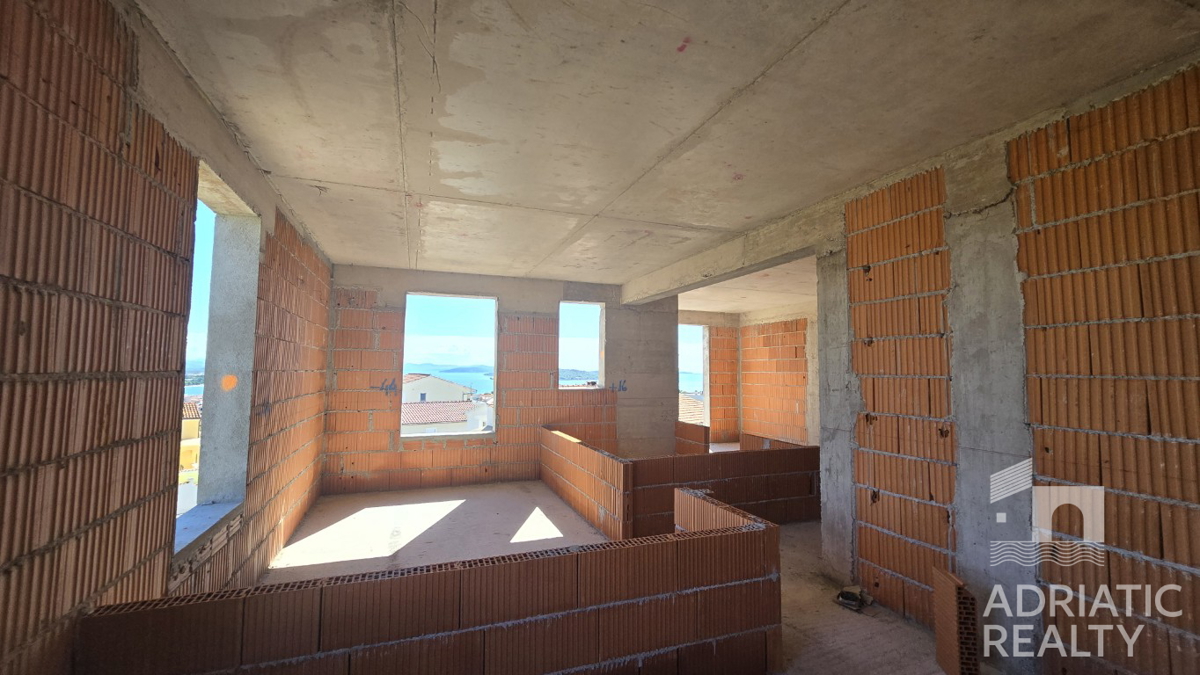 Vodice, spazioso appartamento trilocale (120,89 m2) con vista panoramica sul mare