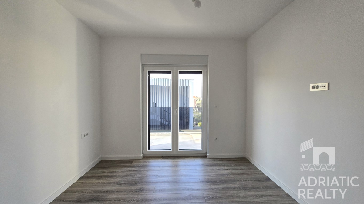 Vodice, ampio appartamento bilocale a 600 m dalla spiaggia