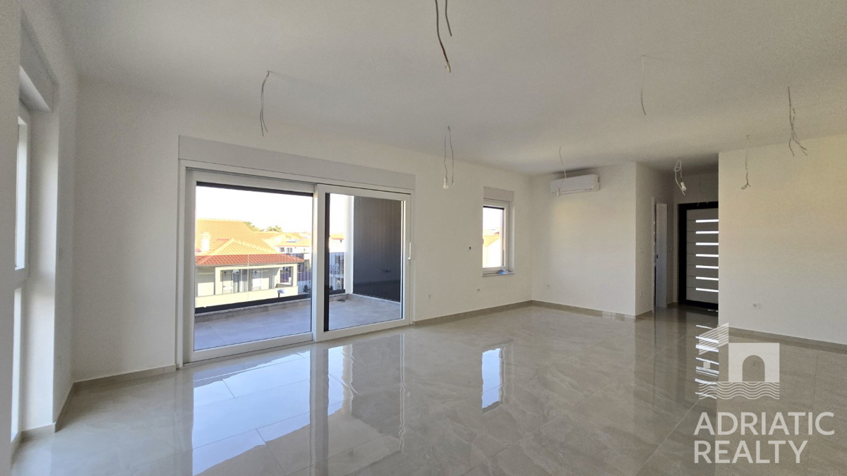 Vodice, ampio appartamento bilocale a 600 m dalla spiaggia