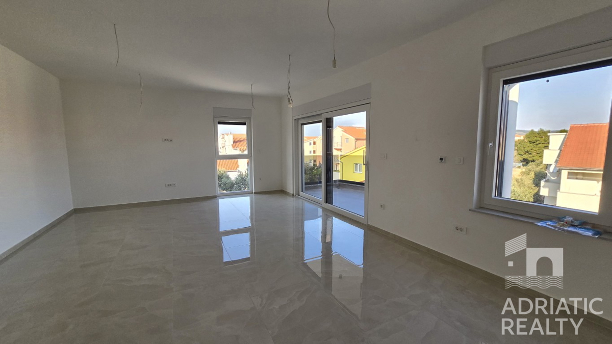 Vodice, ampio appartamento bilocale a 600 m dalla spiaggia