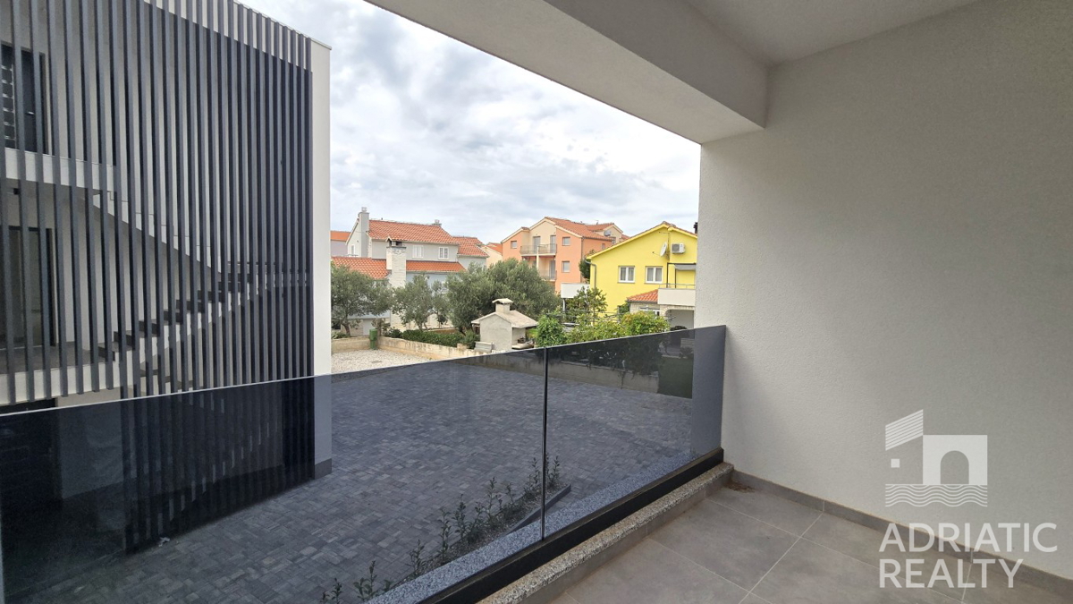 Vodice, ampio appartamento bilocale a 600 m dalla spiaggia