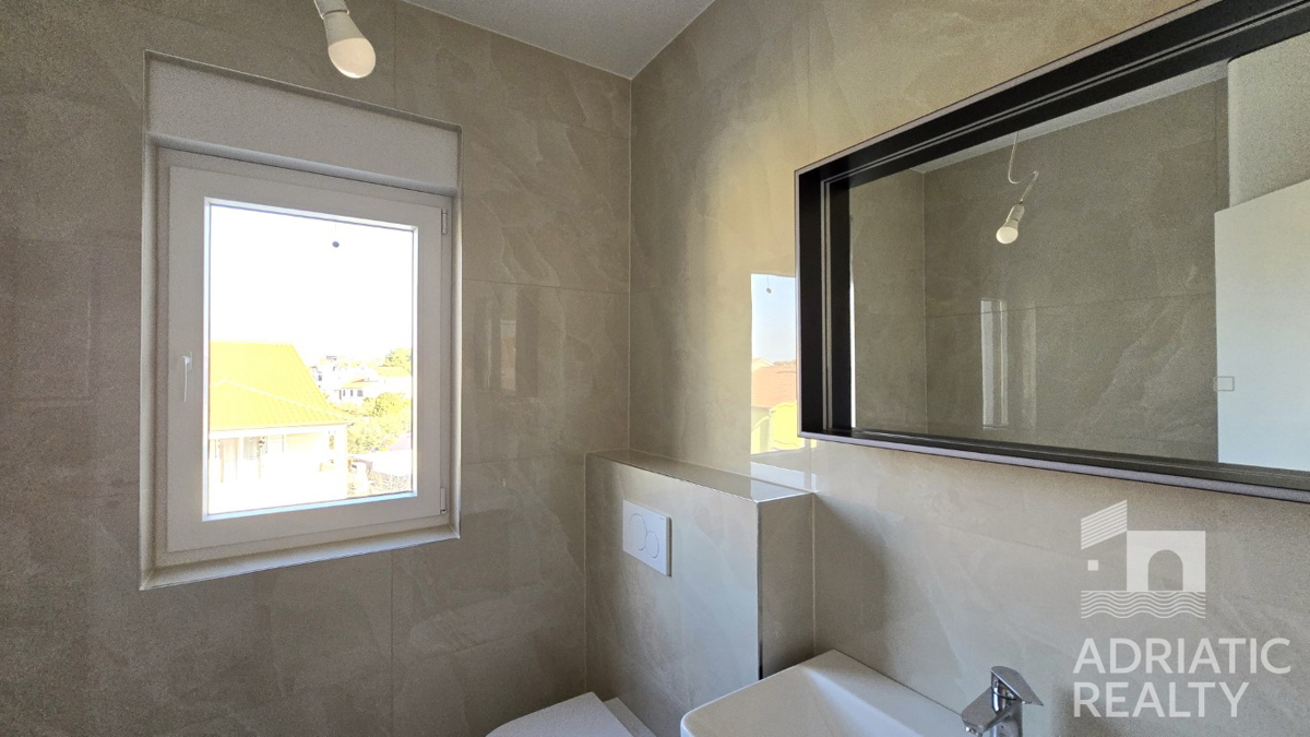 Vodice, ampio appartamento bilocale a 600 m dalla spiaggia