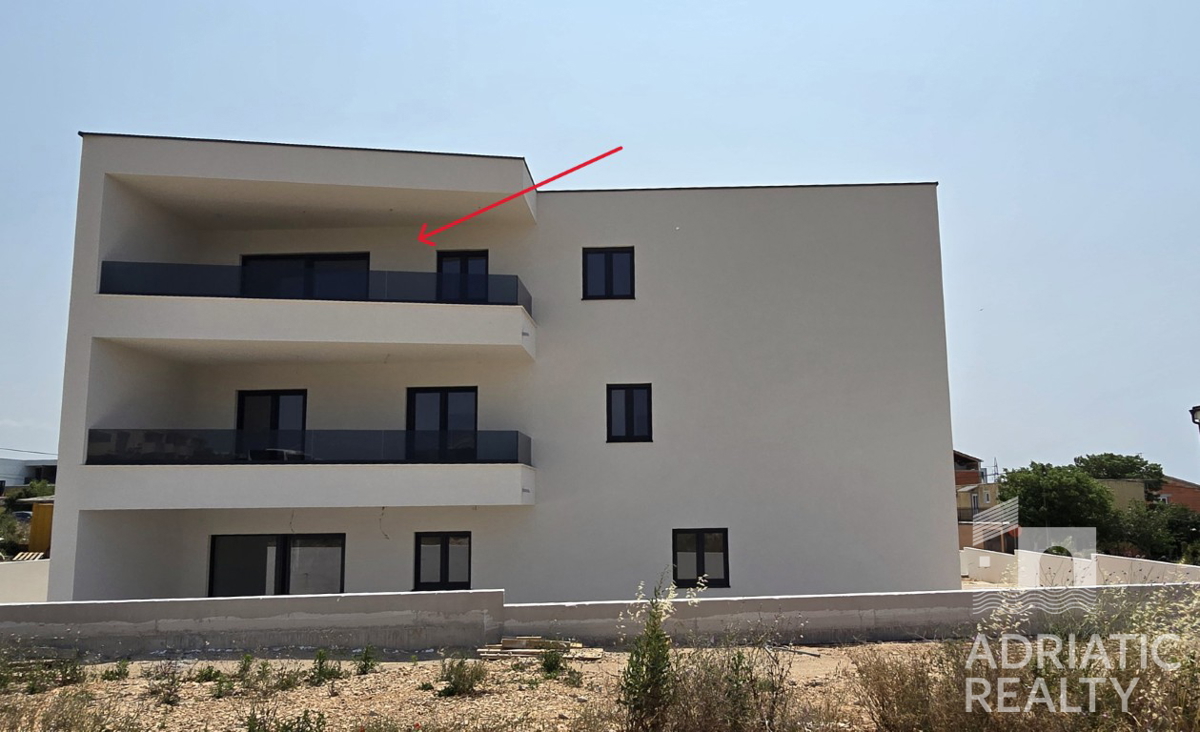 Vodice, spazioso appartamento con due camere da letto in una posizione tranquilla