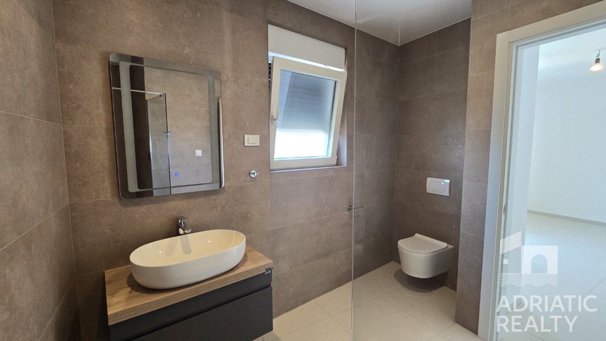 Vodice, appartamento bilocale con vista mare