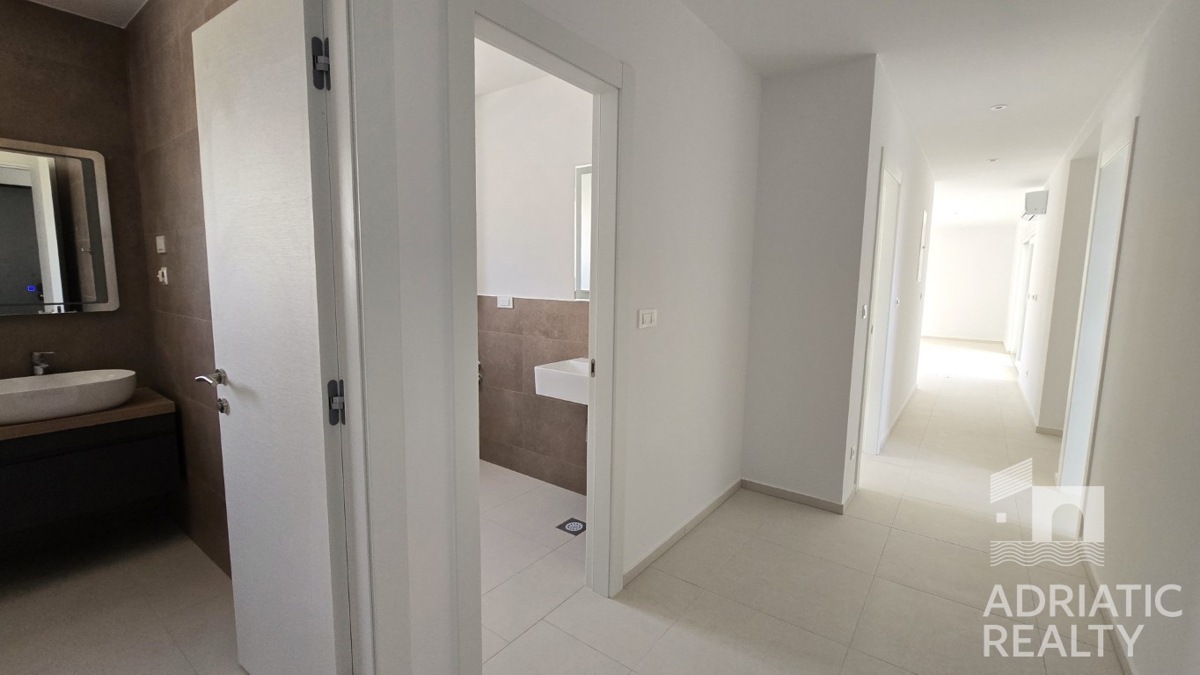 Vodice, appartamento bilocale con vista mare