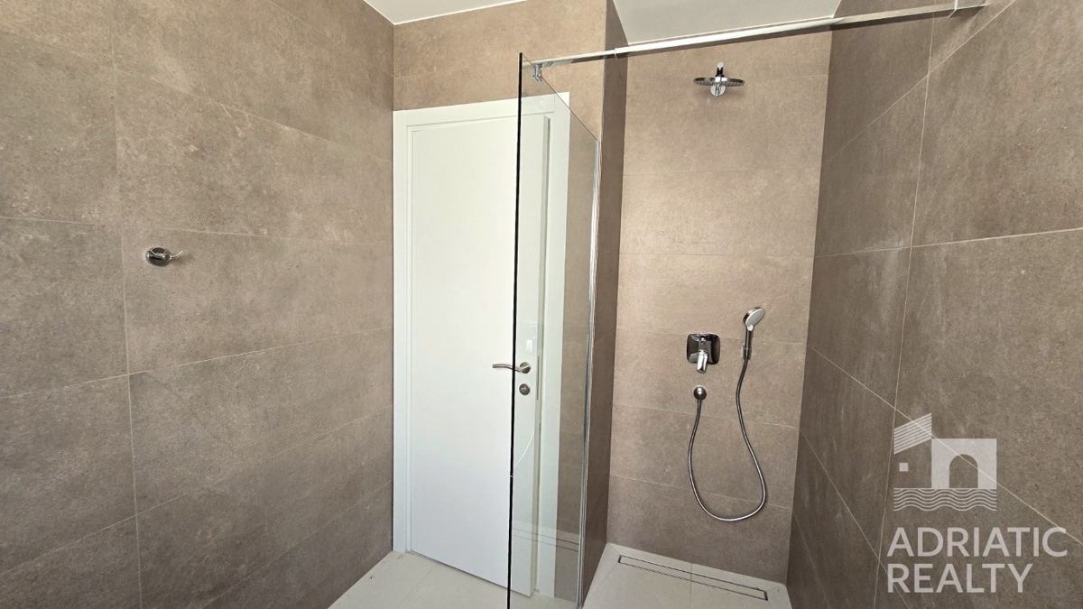 Vodice, appartamento bilocale con vista mare