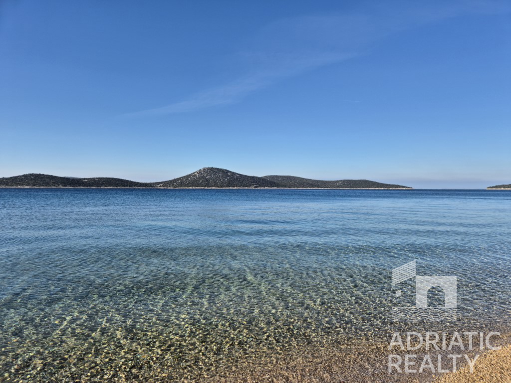 Vodice, spazioso appartamento con una grande terrazza