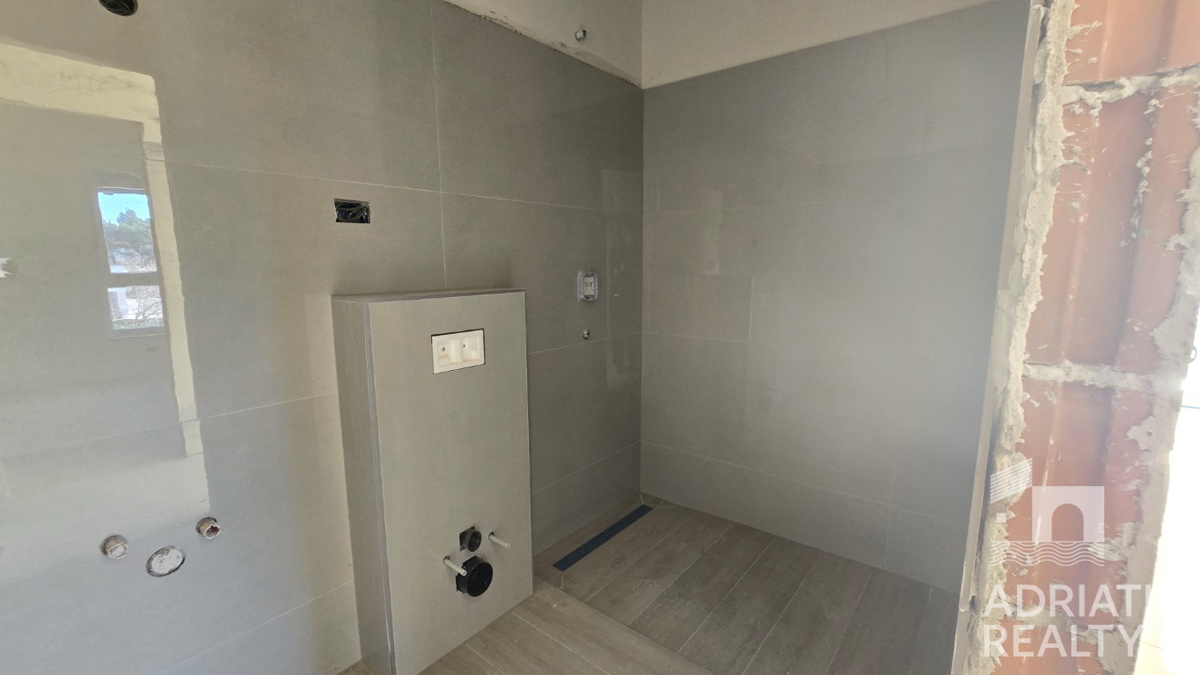 Srima, nuova costruzione, appartamento con tre camere da letto vicino alla spiaggia