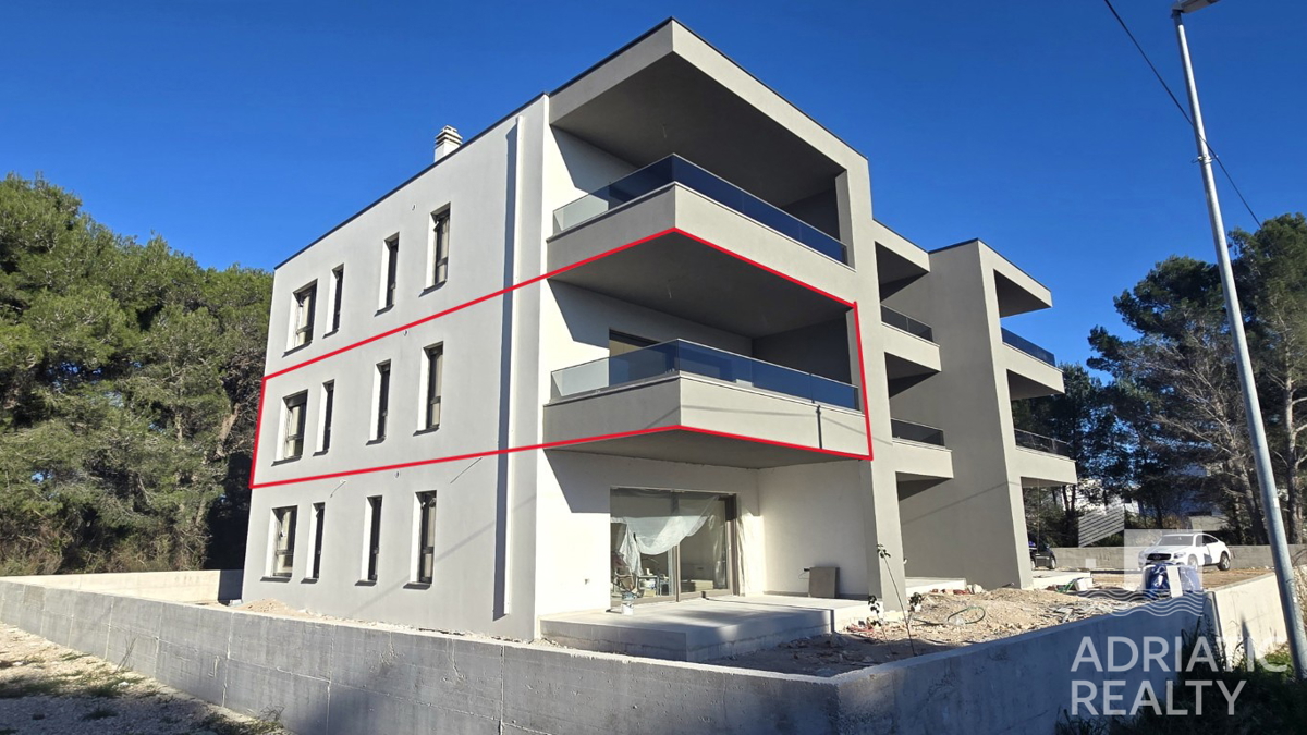 Srima, nuova costruzione, appartamento con tre camere da letto vicino alla spiaggia