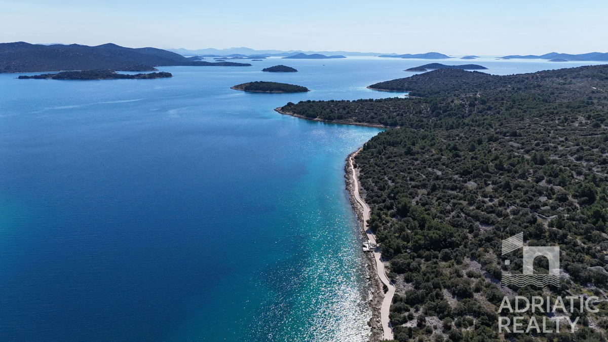 Jezera, isola di Murter, terreno con permesso di costruzione