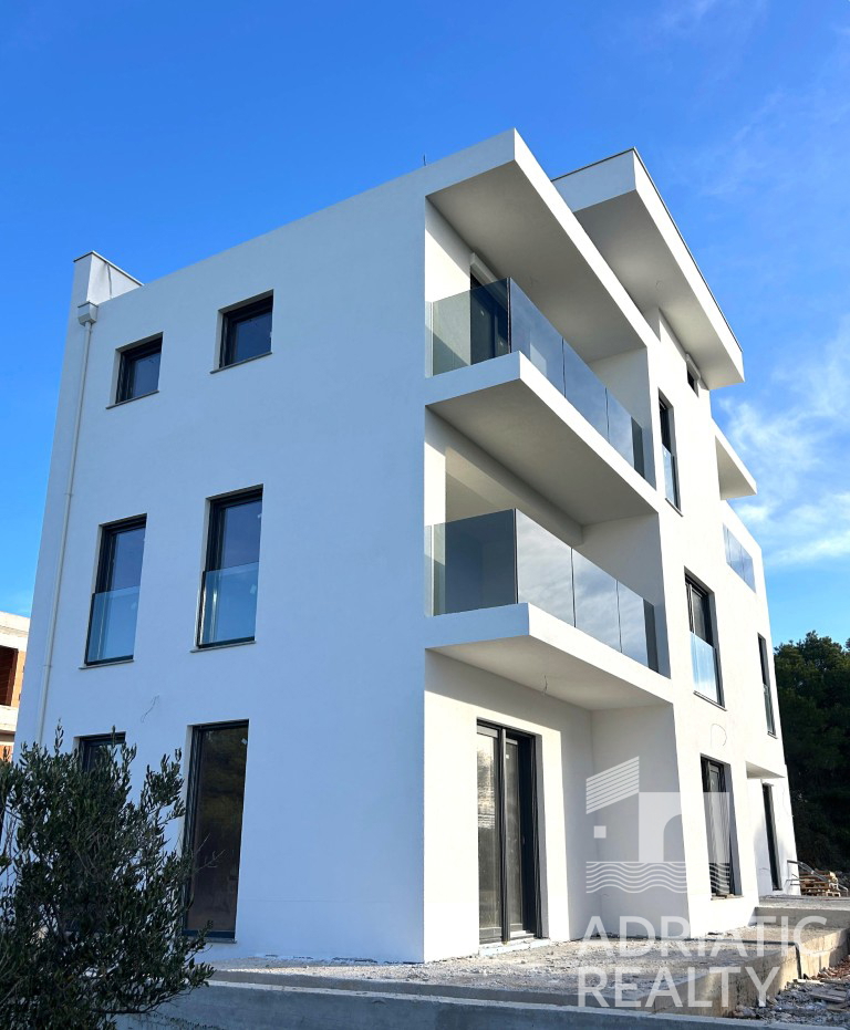 Primošten, appartamento su due livelli con vista panoramica sul mare