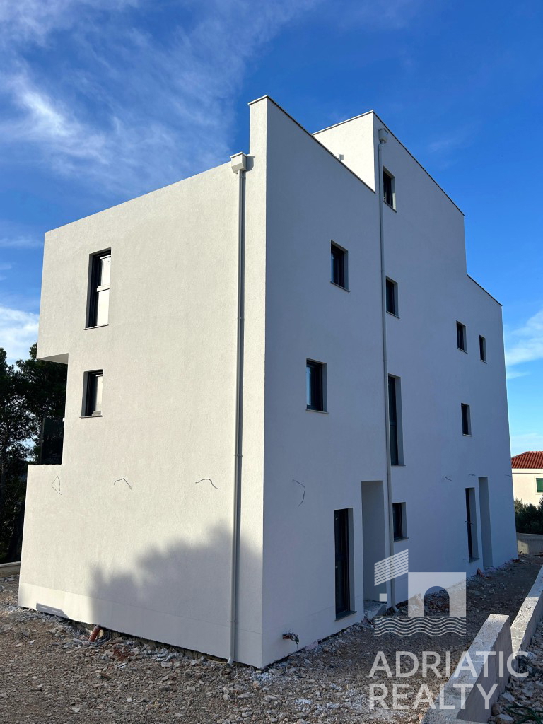 Primošten, appartamento su due livelli con vista panoramica sul mare