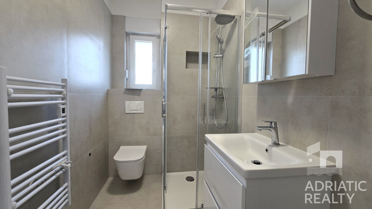 Jezera, isola di Murter, appartamento bilocale con vista mare, subito abitabile