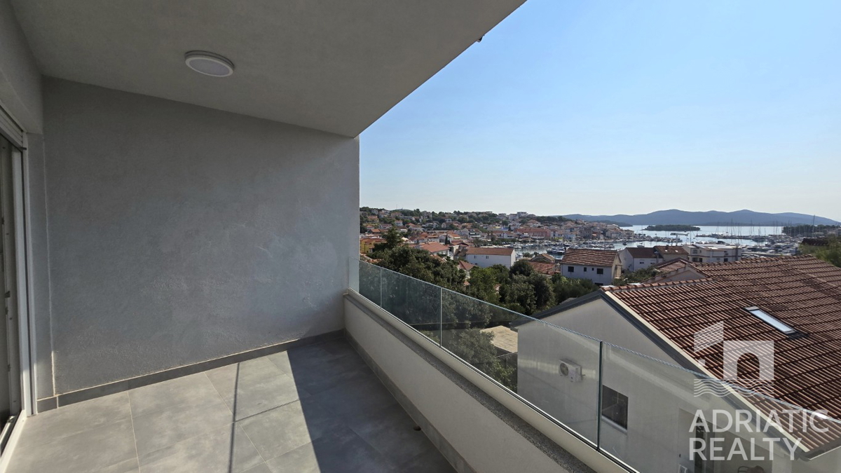 Jezera, isola di Murter, appartamento bilocale con vista mare, subito abitabile