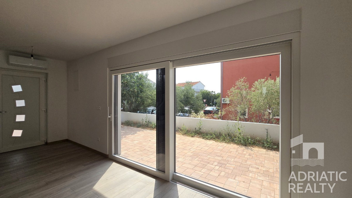 Vodice, appartamento su due piani in una moderna nuova costruzione vicino alla spiaggia