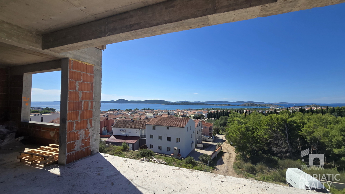 Vodice, bellissimo appartamento trilocale con vista panoramica sul mare