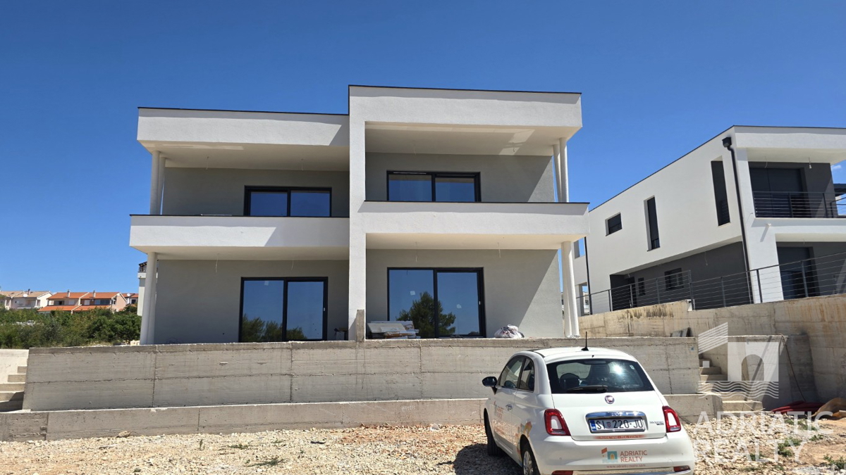 Nuova costruzione a Vodice - appartamento con giardino in un ambiente tranquillo