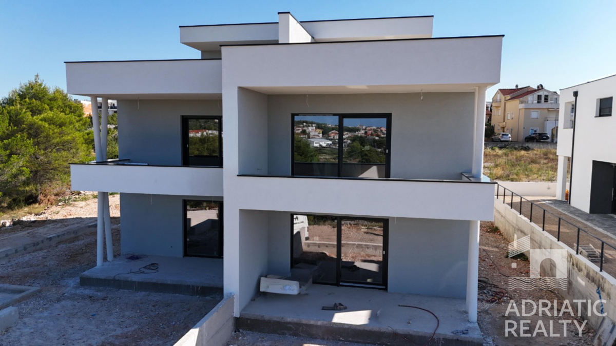 Nuova costruzione a Vodice - appartamento con giardino in un ambiente tranquillo