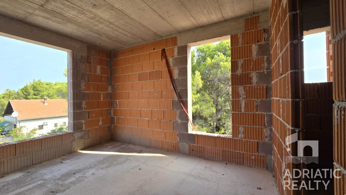 Srima, appartamento trilocale con terrazza e 2 posti auto, a 300 m dal mare