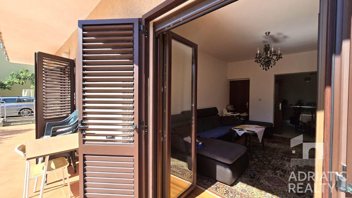 Vodice, casa familiare con appartamenti - occasione ideale per il turismo