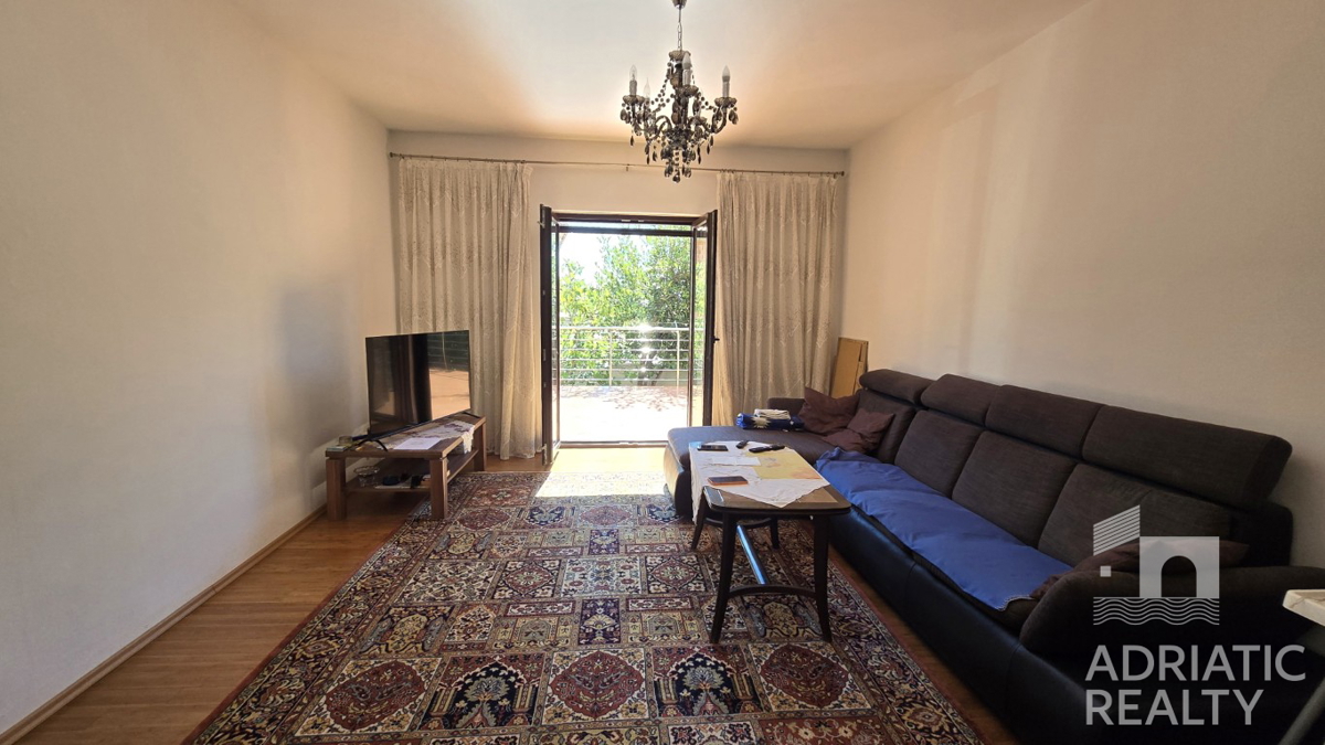 Vodice, casa familiare con appartamenti - occasione ideale per il turismo