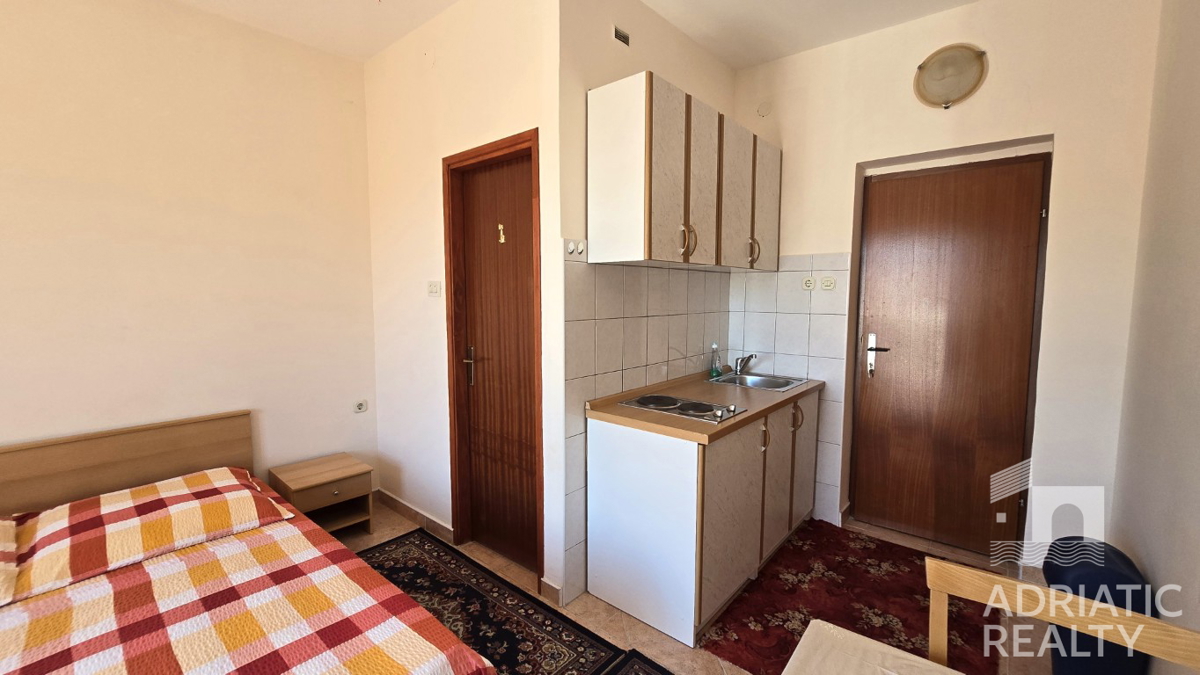 Vodice, casa familiare con appartamenti - occasione ideale per il turismo