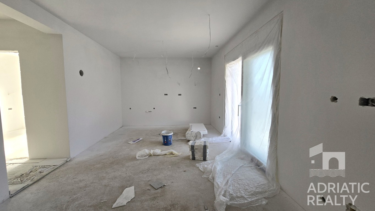 Vodice, appartamento trilocale con terrazza sul tetto in nuova costruzione, 131,5 m2