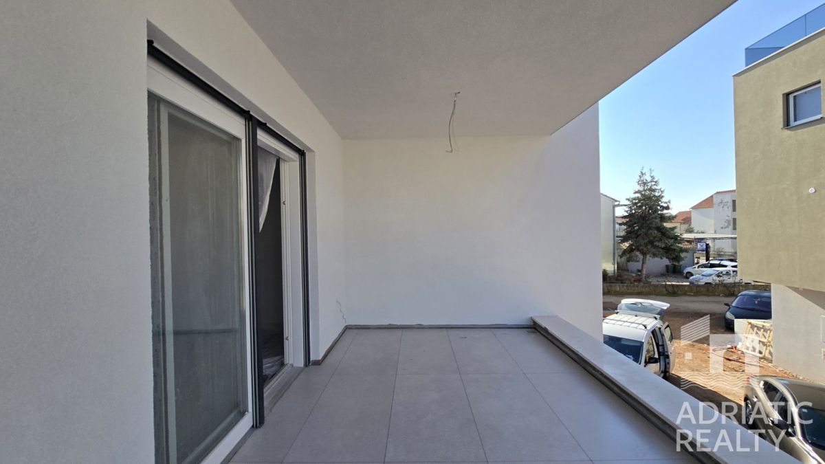 Vodice, appartamento trilocale con terrazza sul tetto in nuova costruzione, 131,5 m2